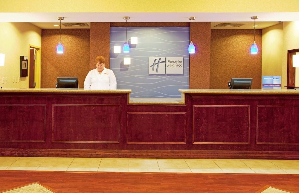 Holiday Inn Express & Suites BROOKSVILLE-I-75 by IHG 2