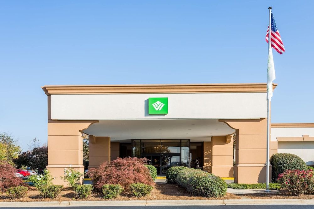 Wyndham Garden Greensboro 1
