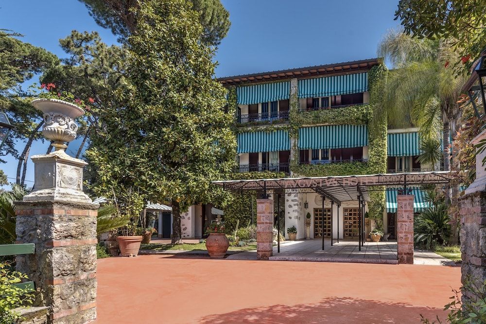 Augustus Hotel & Resort 1
