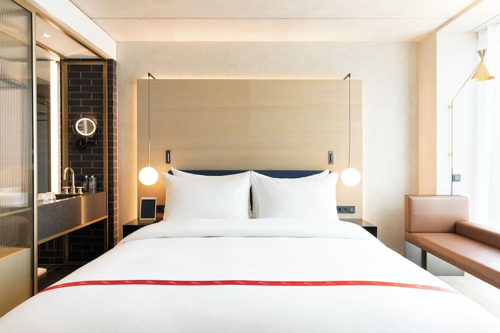 Ruby Emma Hotel Amsterdam By IHG 2
