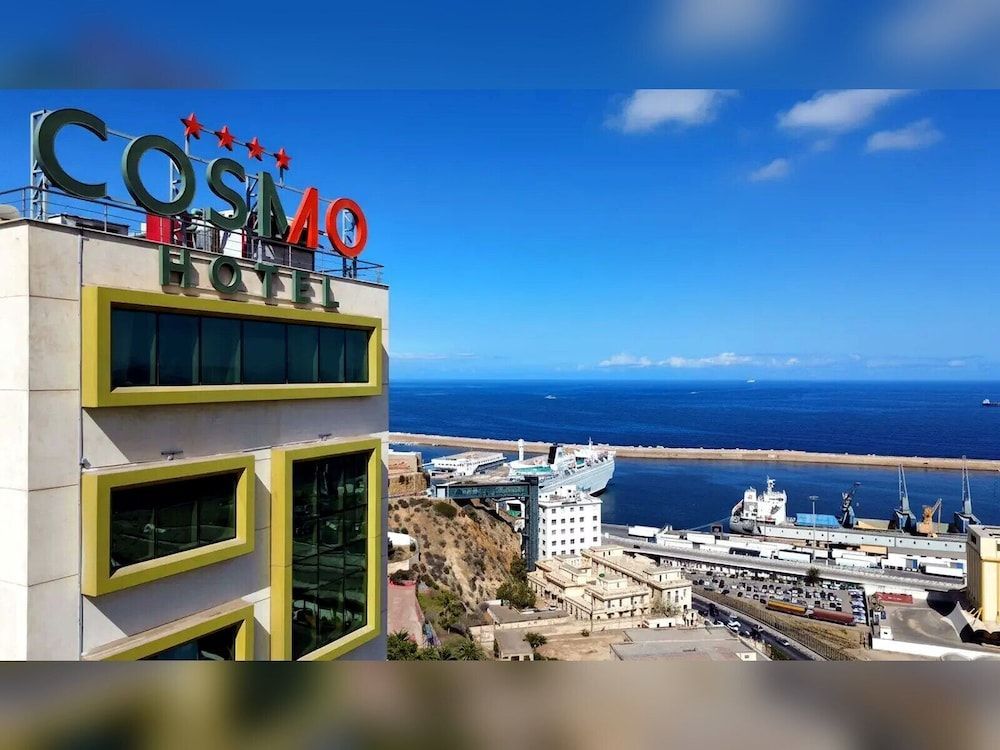 Cosmo Hotel Downtown 1