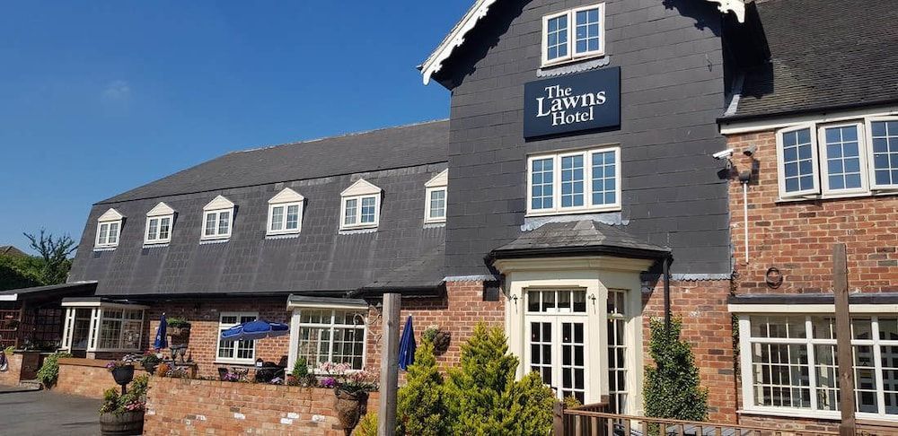 The Lawns Hotel 1