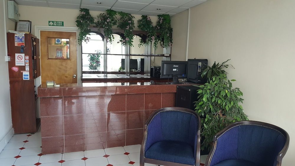 Airport Guest House 1