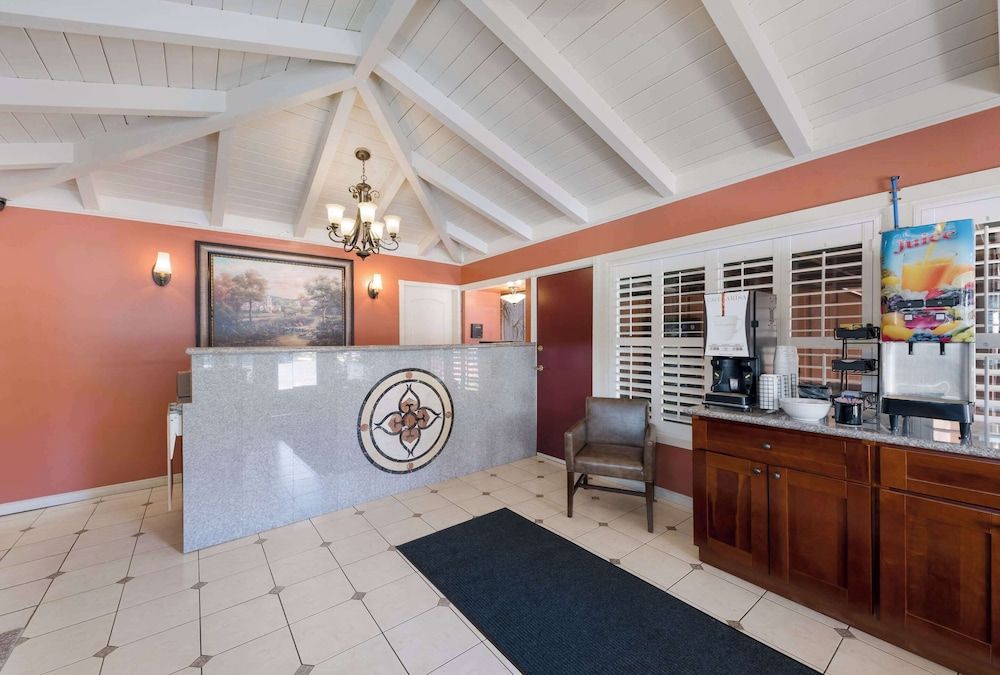 Clarion Collection Wilkie's Inn Pacific Grove - Monterey 2