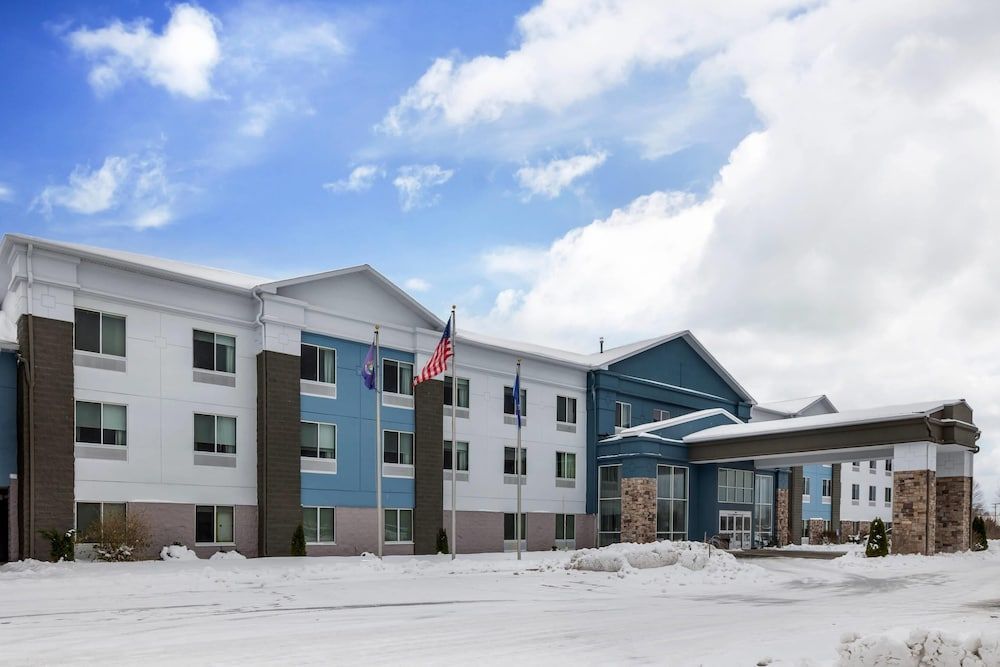 Comfort Inn & Suites 1