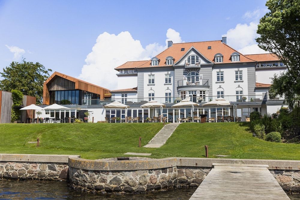 Sixtus Sinatur Hotel & Konference 1