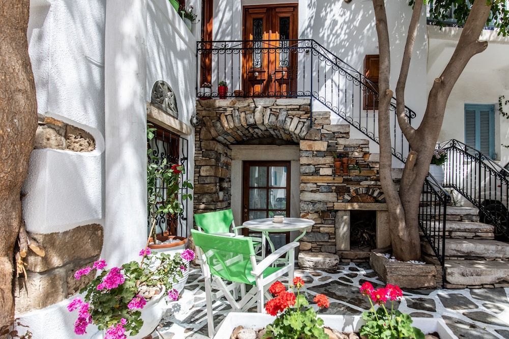 Arco Naxos Luxury Apartments 1
