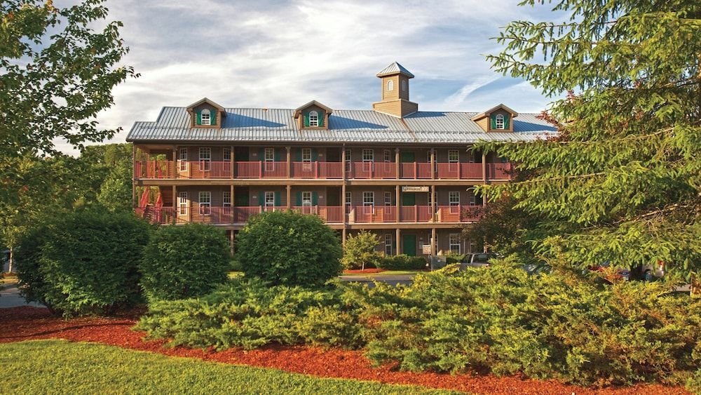 Holiday Inn Club Vacations OAK N SPRUCE RESORT BERKSHIRES 1