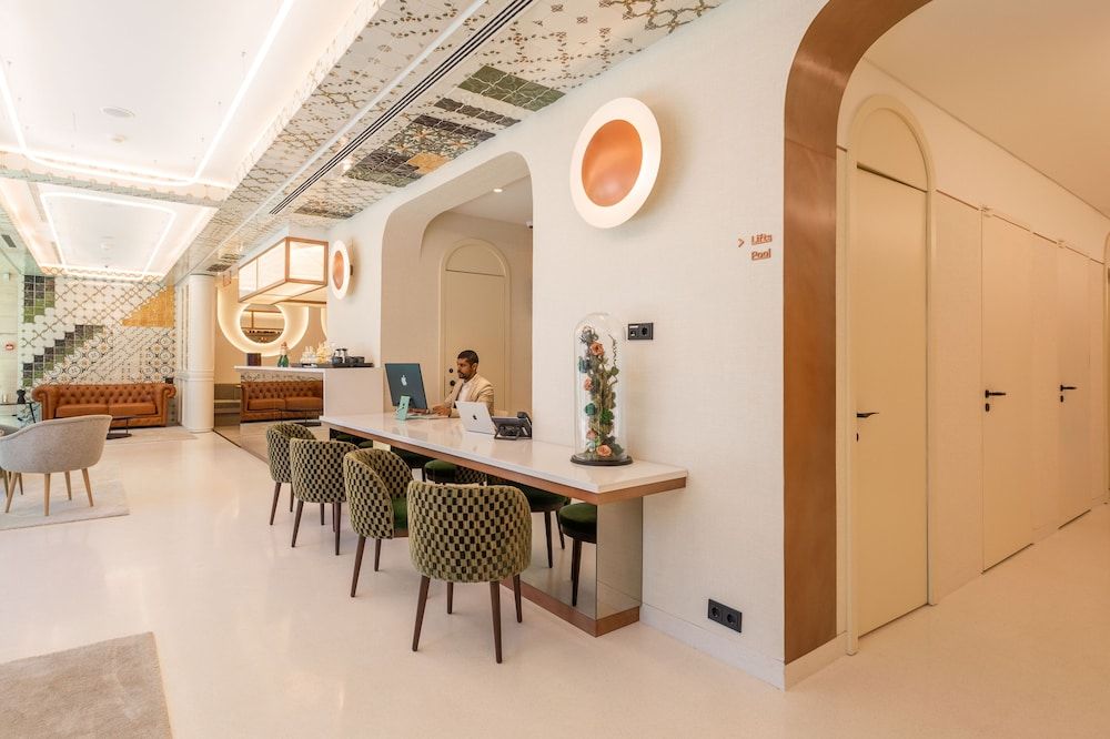 LUSTER Hotel 2