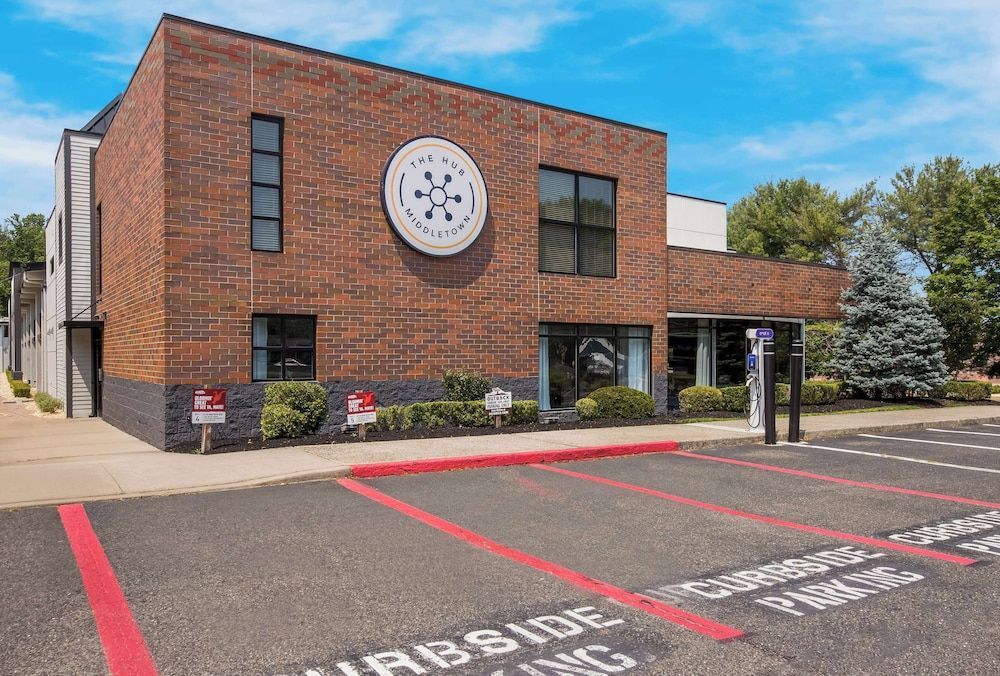 The Hub Middletown Red Bank- Best Western Signature Collection 1