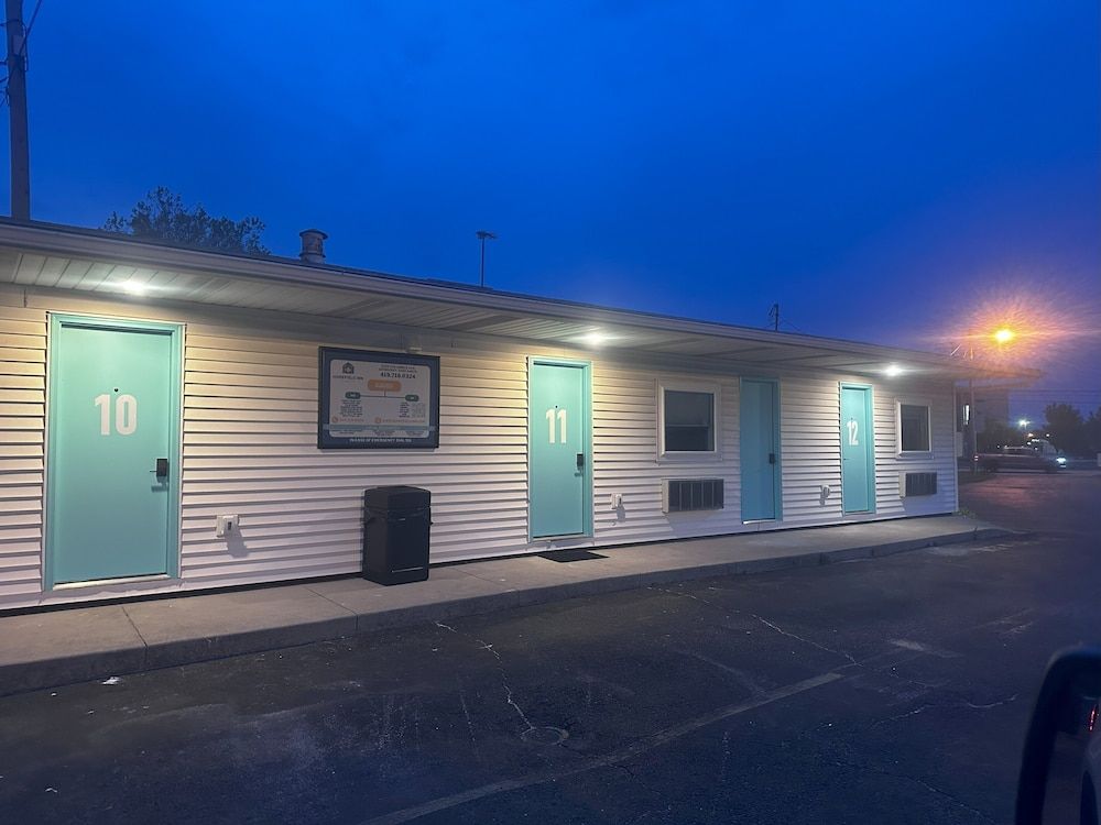 HomeField Inn 1