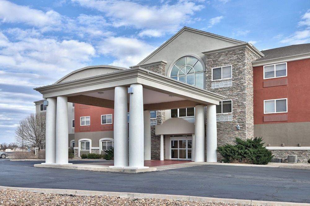 Holiday Inn Express & Suites PORTALES by IHG 1