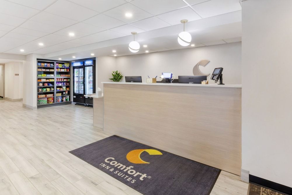 Comfort Inn & Suites Beaver Dam 2