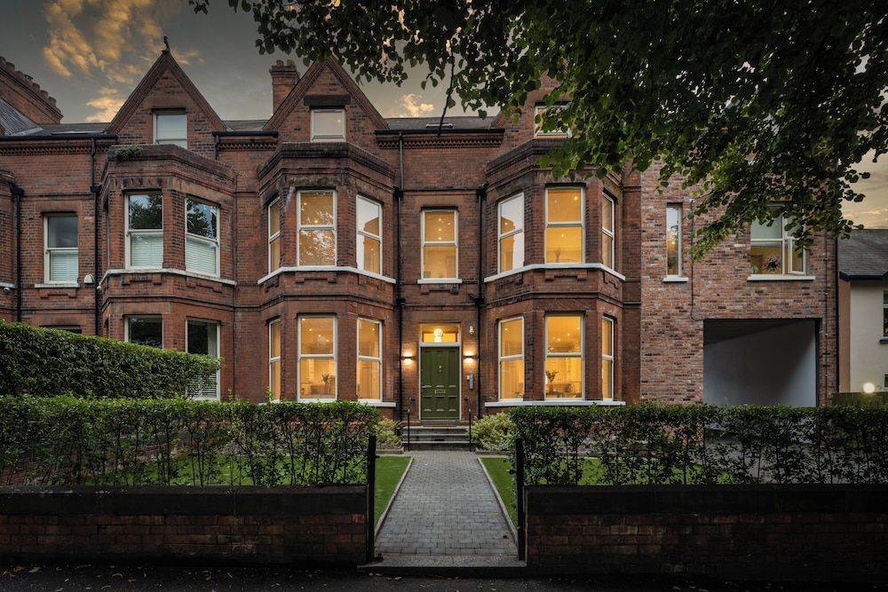 5 Star - The Ulsterville Residences - Free On-site Parking 1