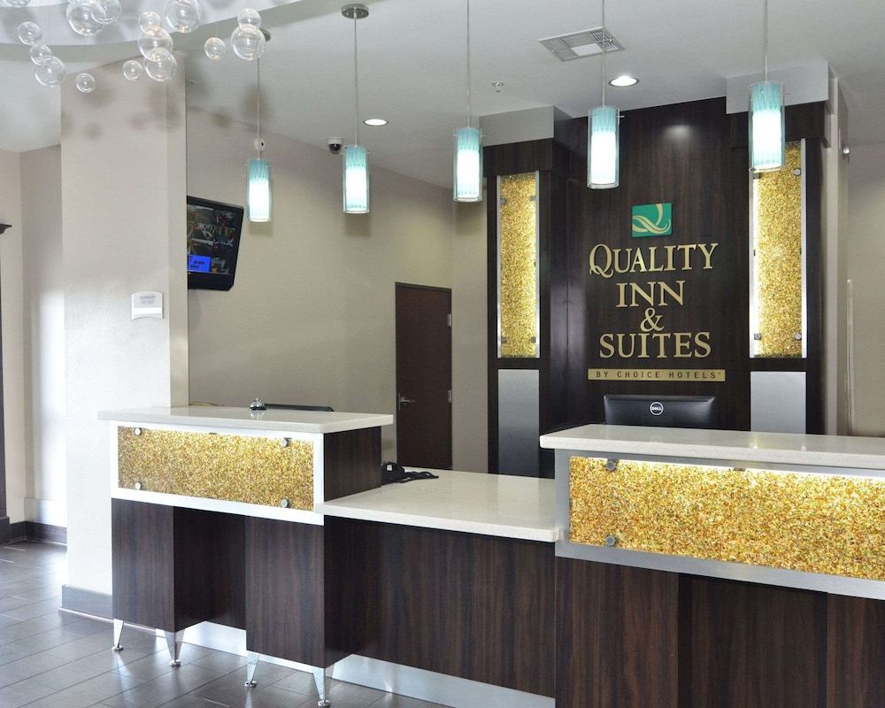 Quality Inn & Suites Kenedy - Karnes City 2