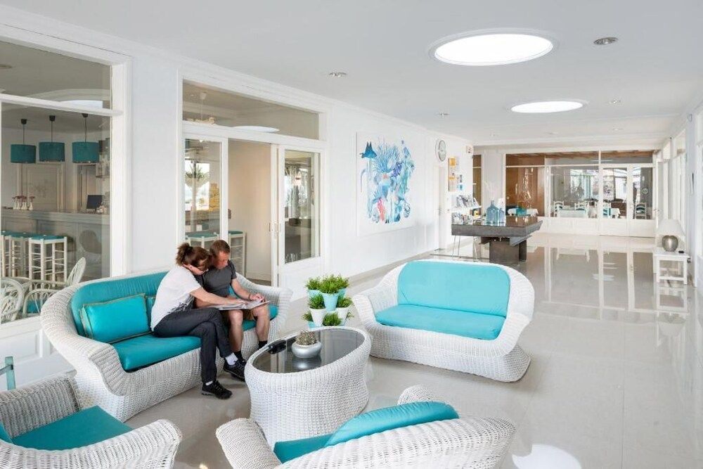 Neptuno Suites - Adults Only 2