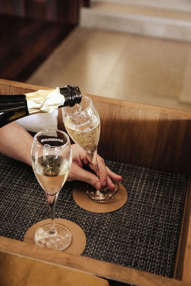 Lasala Plaza Hotel - Adults Only 2