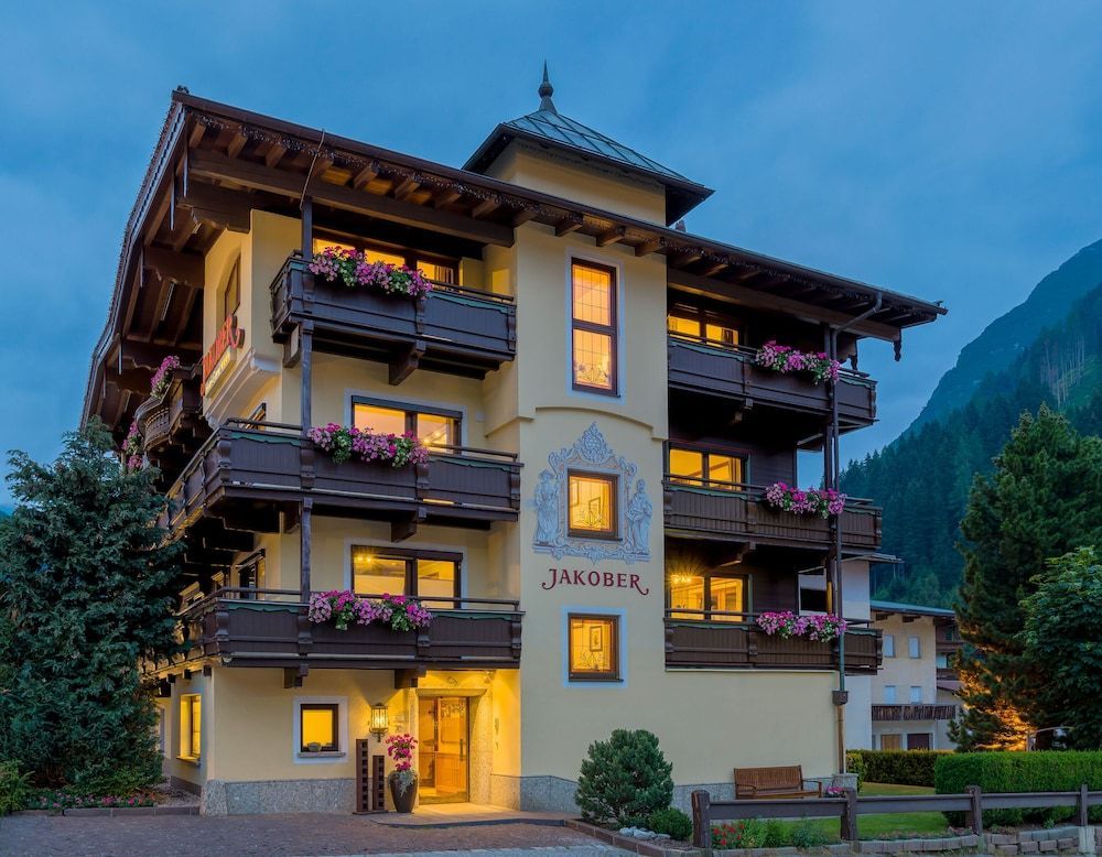 Hotel-Garni Jakober - B&B und Appartements 1