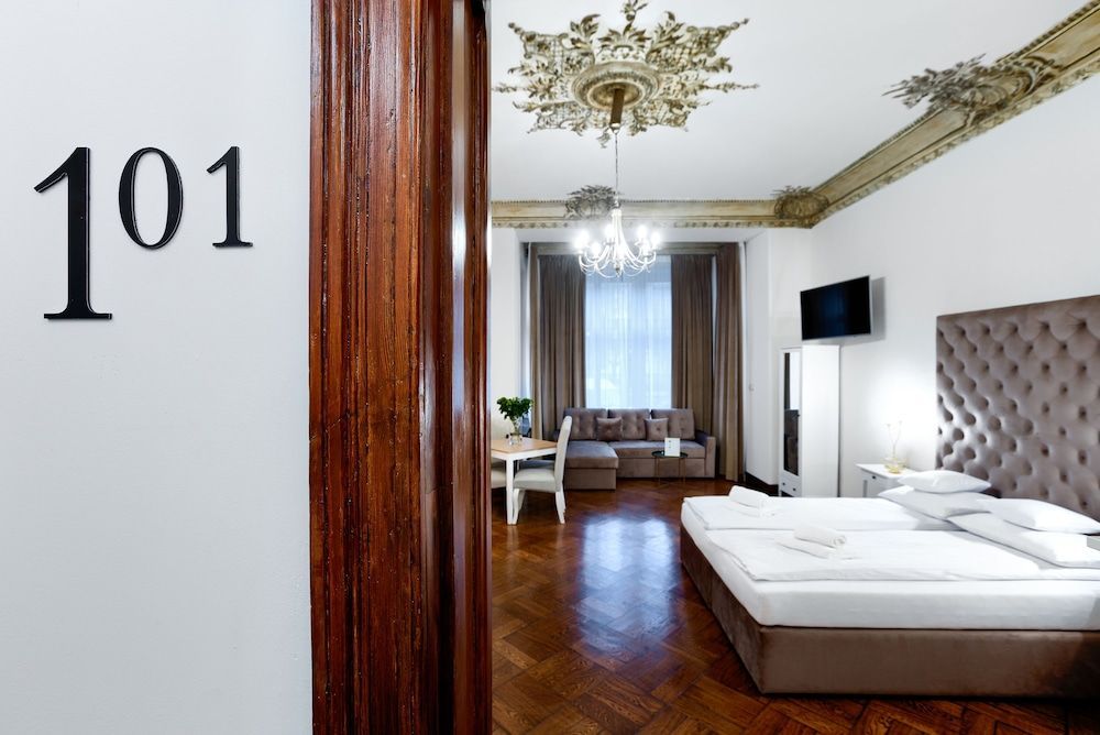 Aparthotel 1899 2