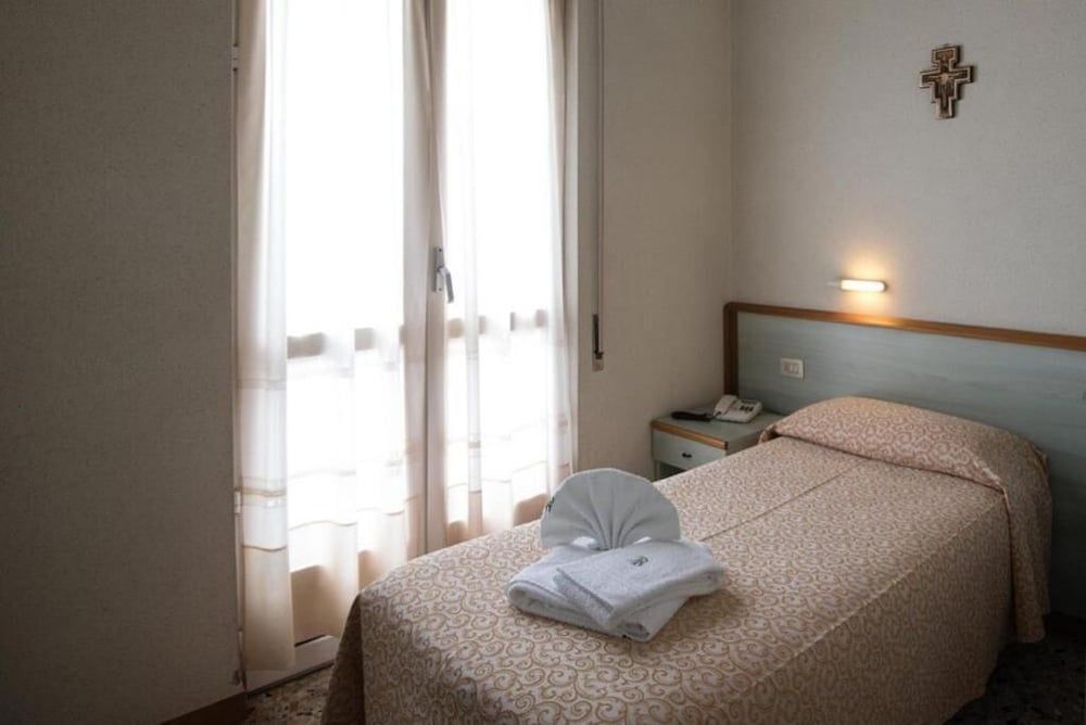 Hotel Regina Mundi 2
