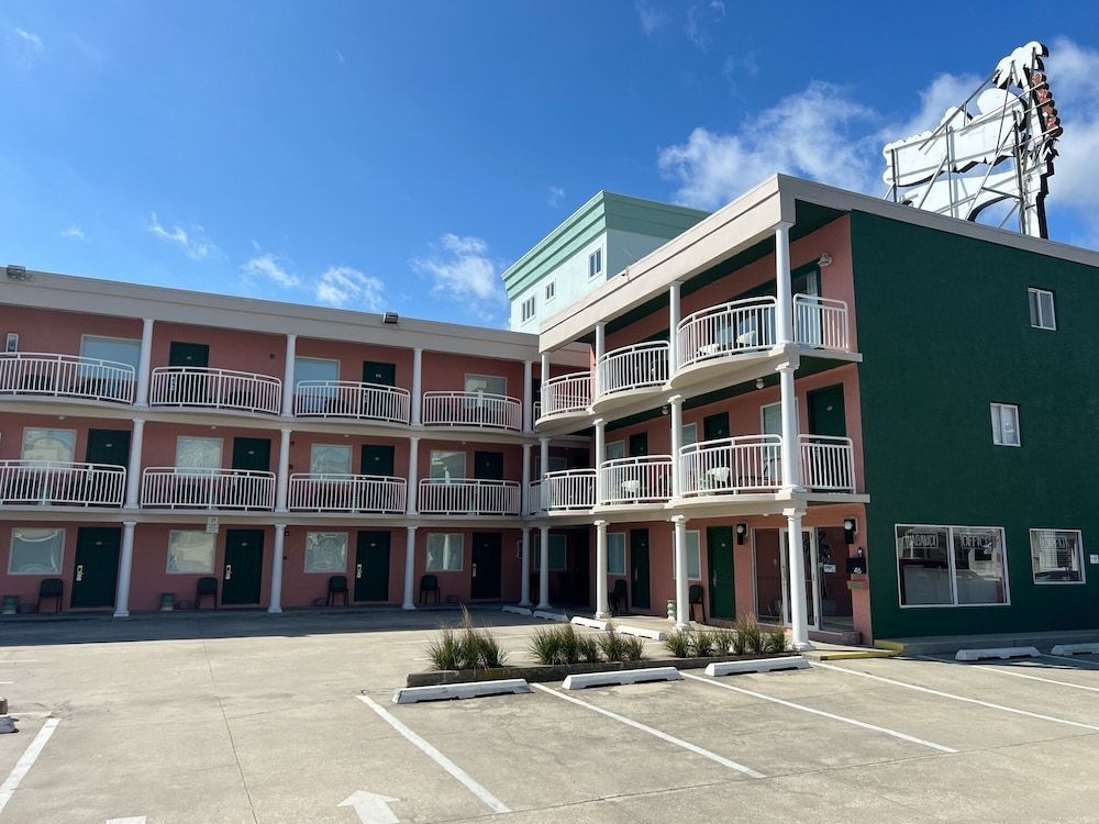 Coliseum Ocean Resort 1