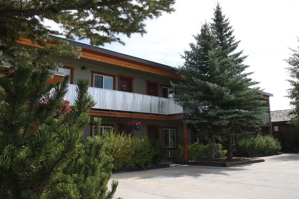 Moose Creek Inn 1