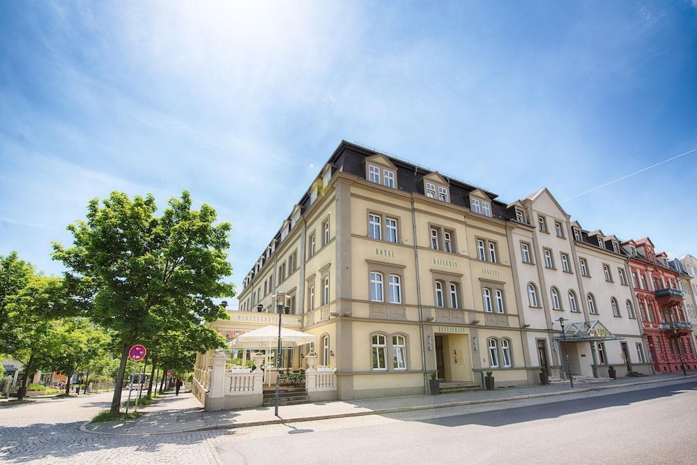 Hotel Kaiserin Augusta 1