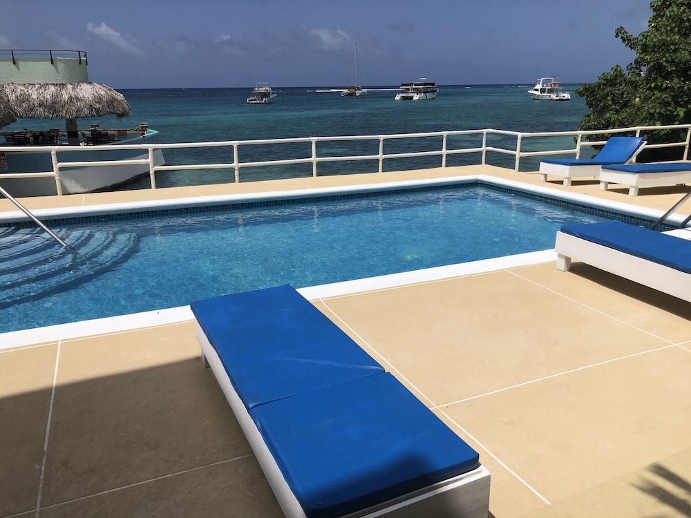 Ocean Palms Resort 1