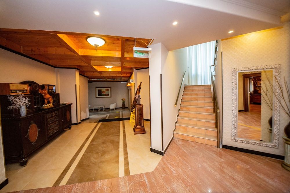 Hotel Majestic 2