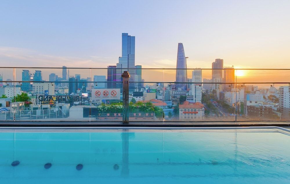 Winsuites Saigon Hotel - Complimentary Afternoon Tea & Refreshments 1