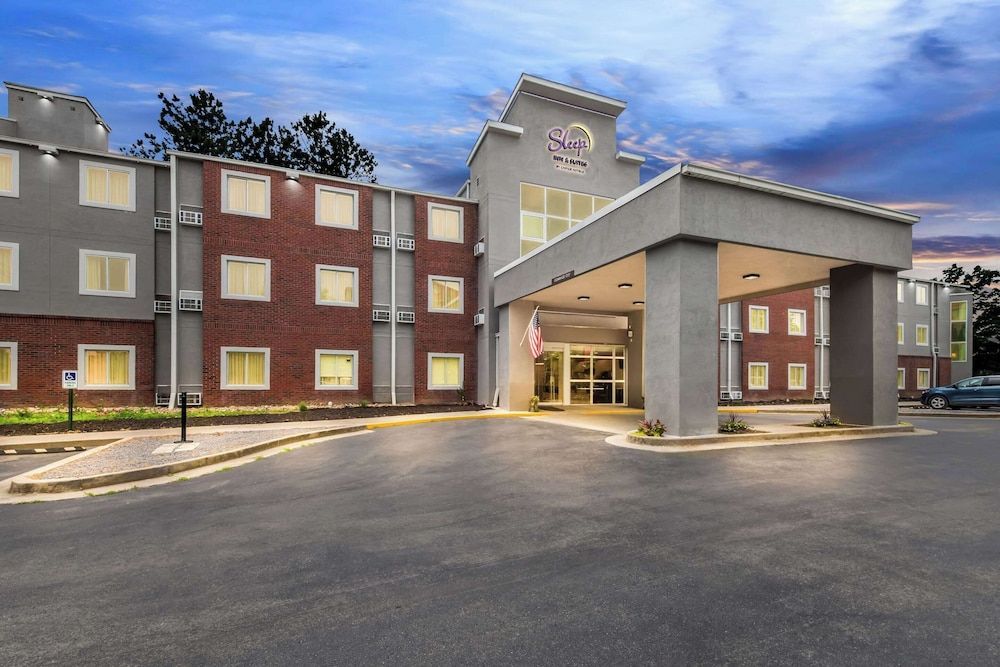 Sleep Inn & Suites Pigeon Forge Downtown 1