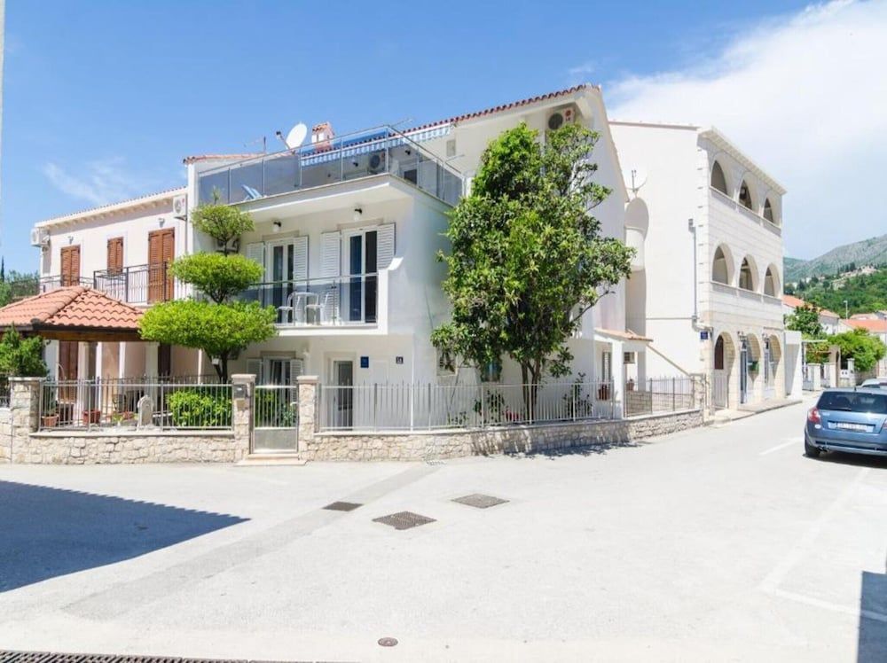 Rooms & Apartments Barišić 1