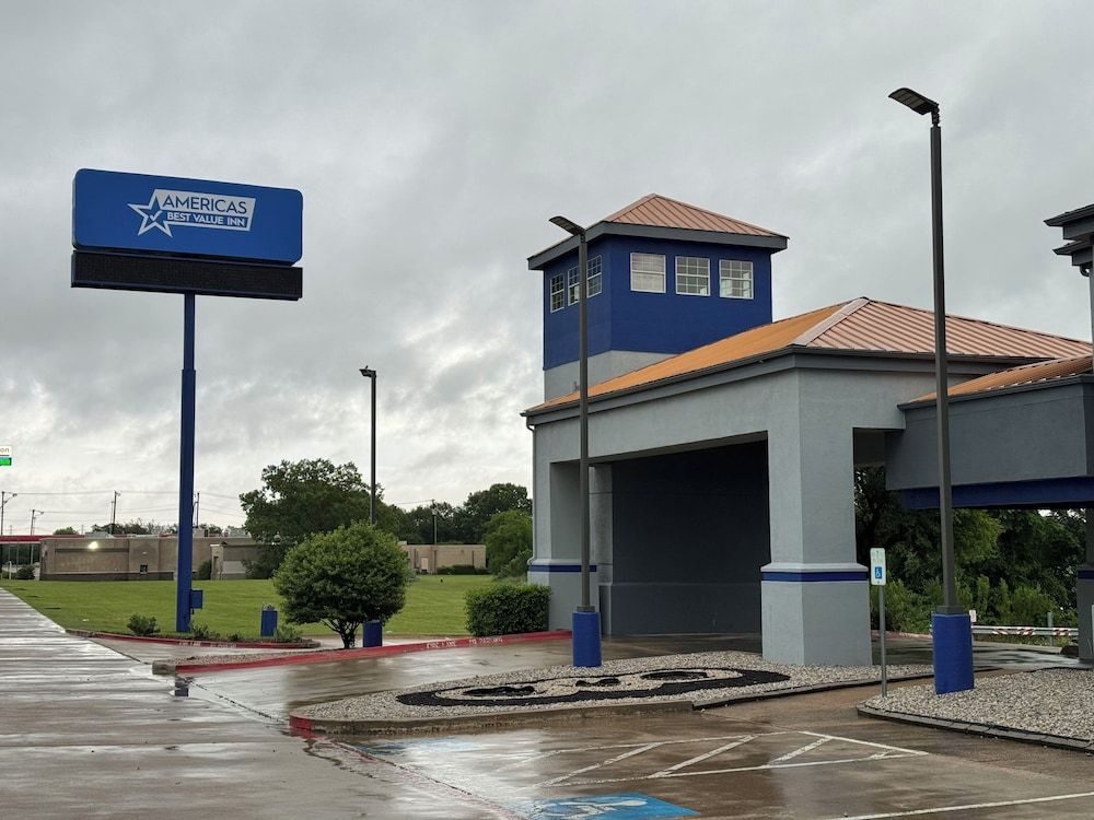 Americas Best Value Inn & Suites Haltom City Ft. Worth 1