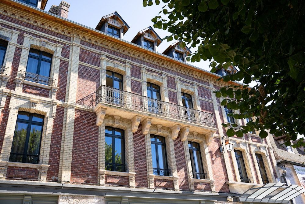 L'INVITATION AU VOYAGE - Hôtel & Spa 1