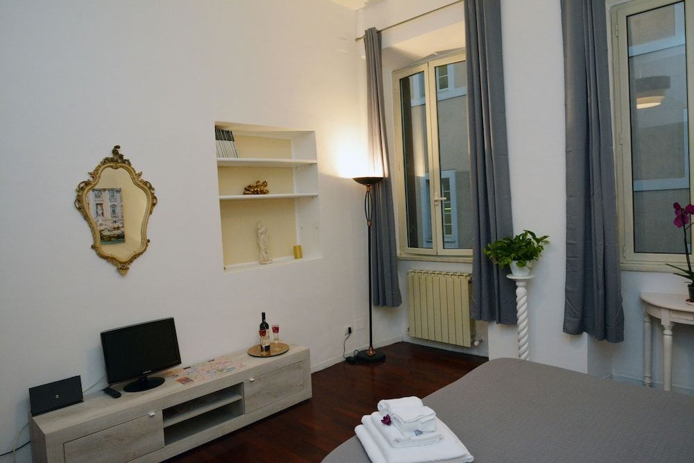 Chéri de Rome Vatican Apartment 2