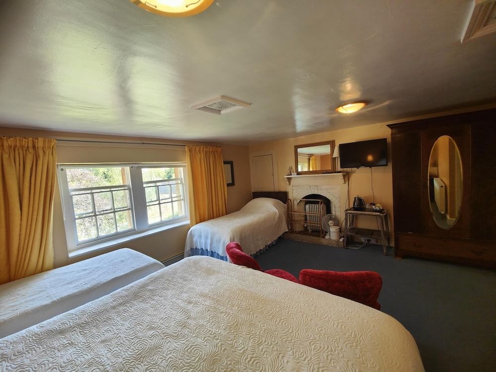 Manor Farm Bed & Breakfast 2