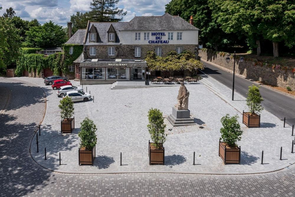 Logis Hôtel Du Château - Combourg, Proche Saint-Malo 1