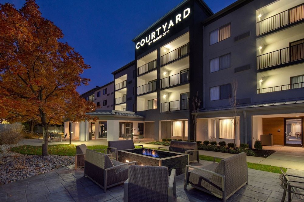 Courtyard by Marriott Cincinnati Airport 1