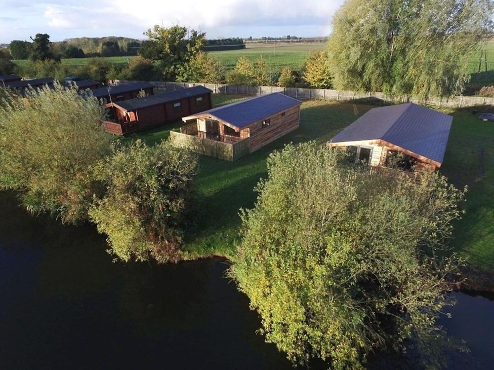 Woodlakes Country Park 2