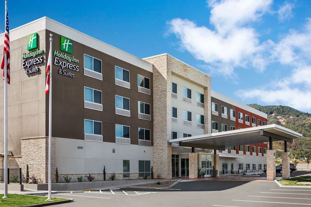 Holiday Inn Express & Suites UKIAH by IHG 1