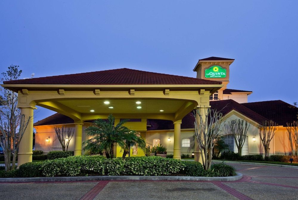 La Quinta by Wyndham USF (Near Busch Gardens) 1