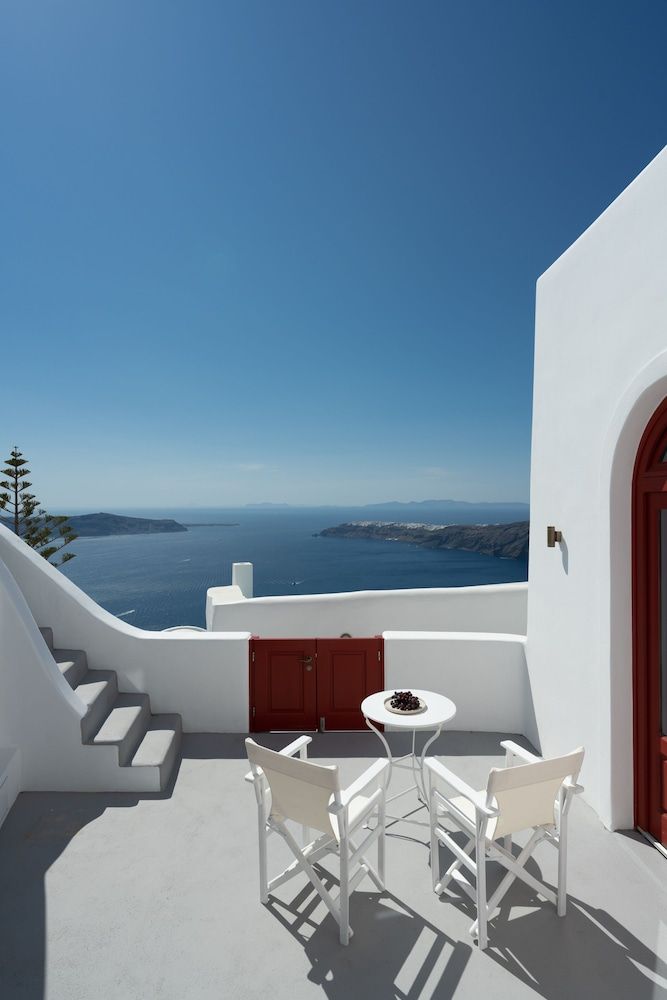 Serendipity Cliffside Villa & Suites 1
