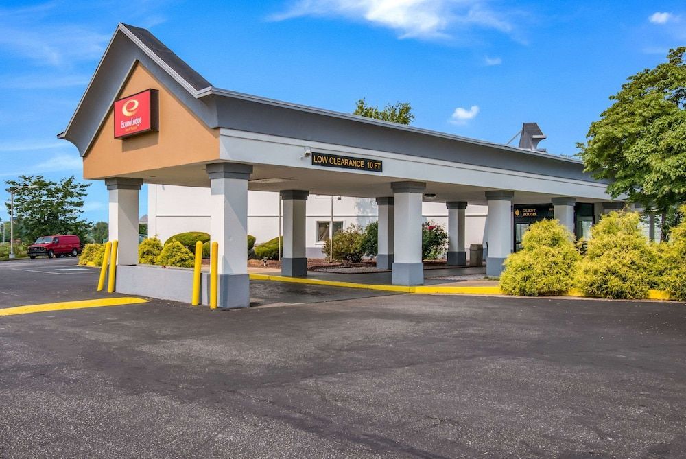 Econo Lodge Inn & Suites Chambersburg Central 1