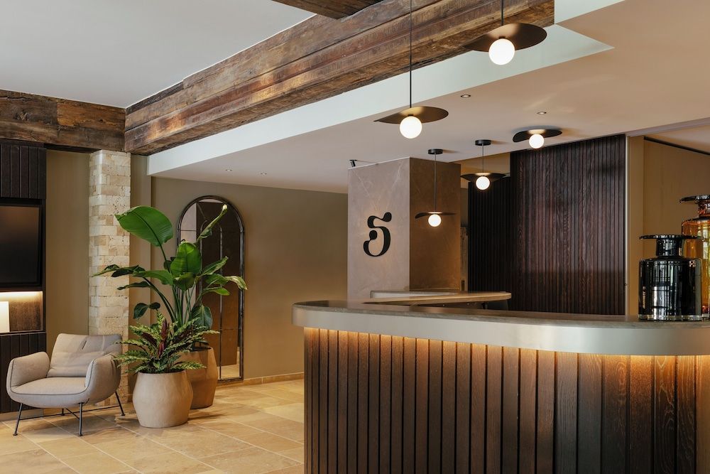 SCHLOSS Zermatt - CBD & Adaptogenic Spa and Sport Hotel 2