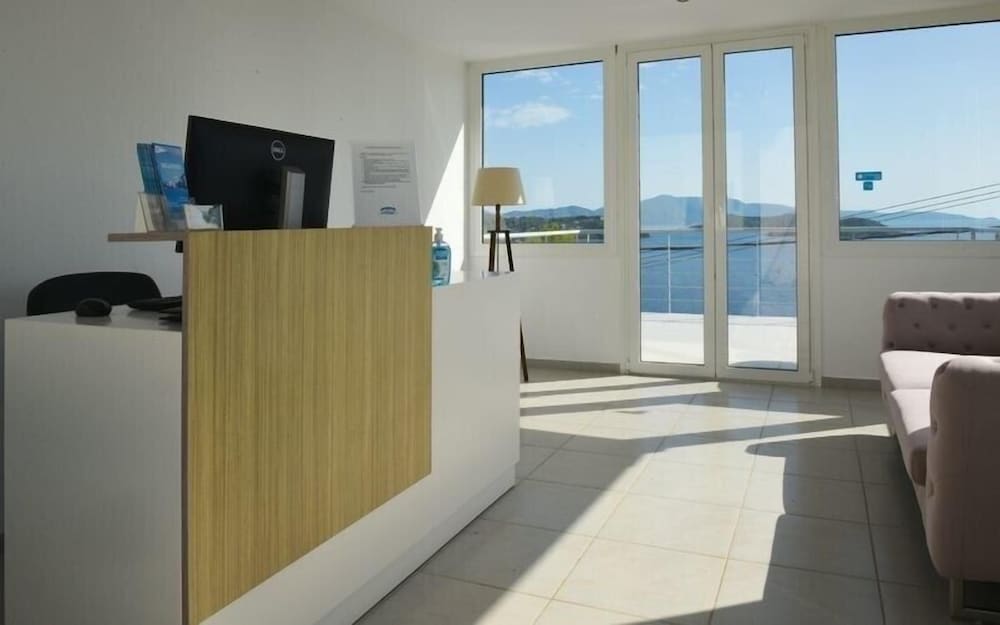 Fiorella Sea View 2