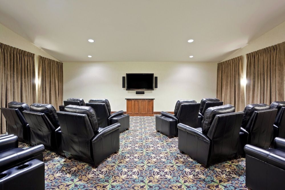Staybridge Suites EVERETT - PAINE FIELD by IHG 1