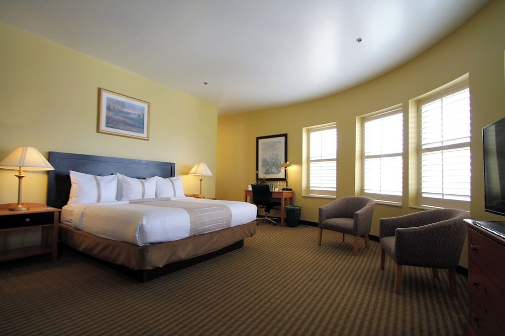 The Crockett Hotel 1