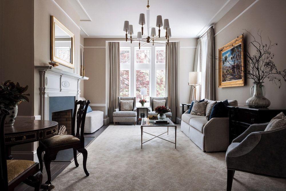 86 State Circle - Luxury Boutique Hotel 1