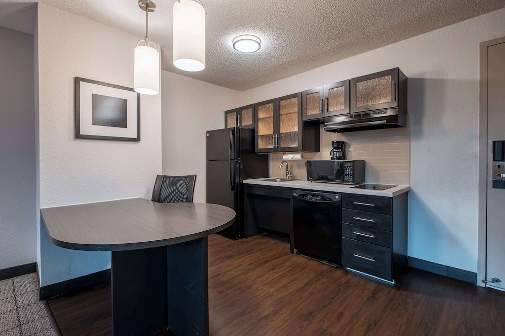 Sonesta Simply Suites Fort Worth 2
