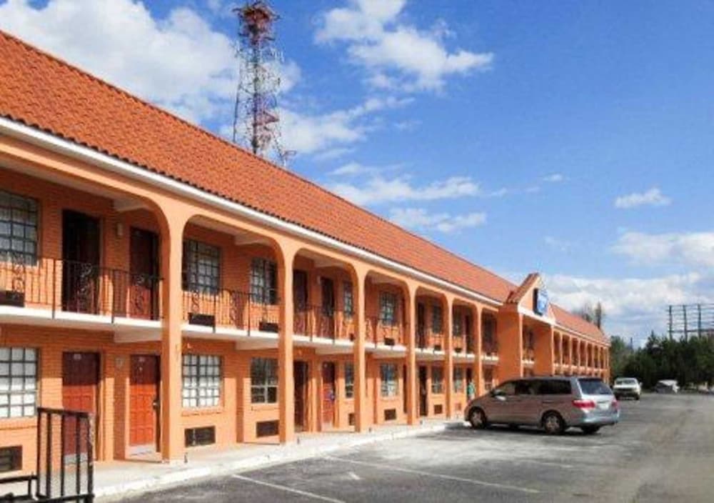 Rodeway Inn 1